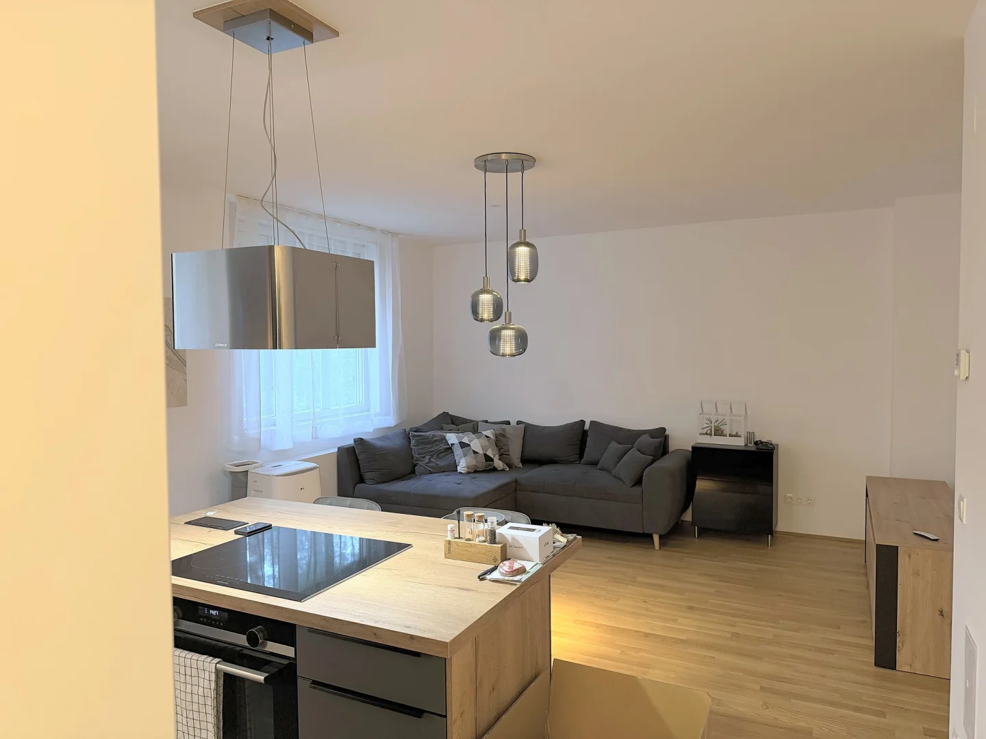 Designerküche der Wohnung nahe Bahnhof Floridsdorf