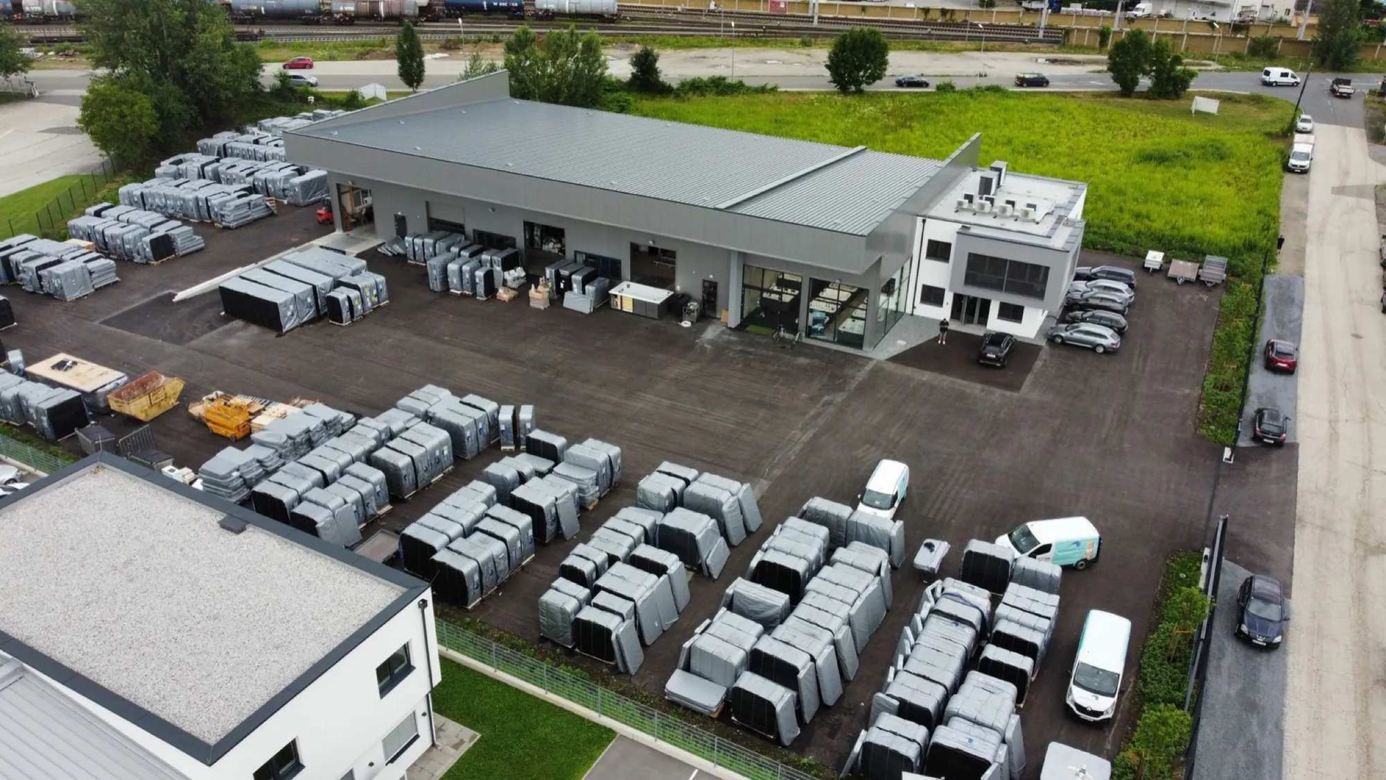 Europazentrale von Waterwave Spas in Klagenfurt aus der Luft